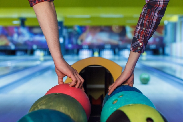 新品、未使用に近い含む 定価20万相当★ボウリング ボーリング 卒業 引退 大量 アウトレット Bowling Store NEO